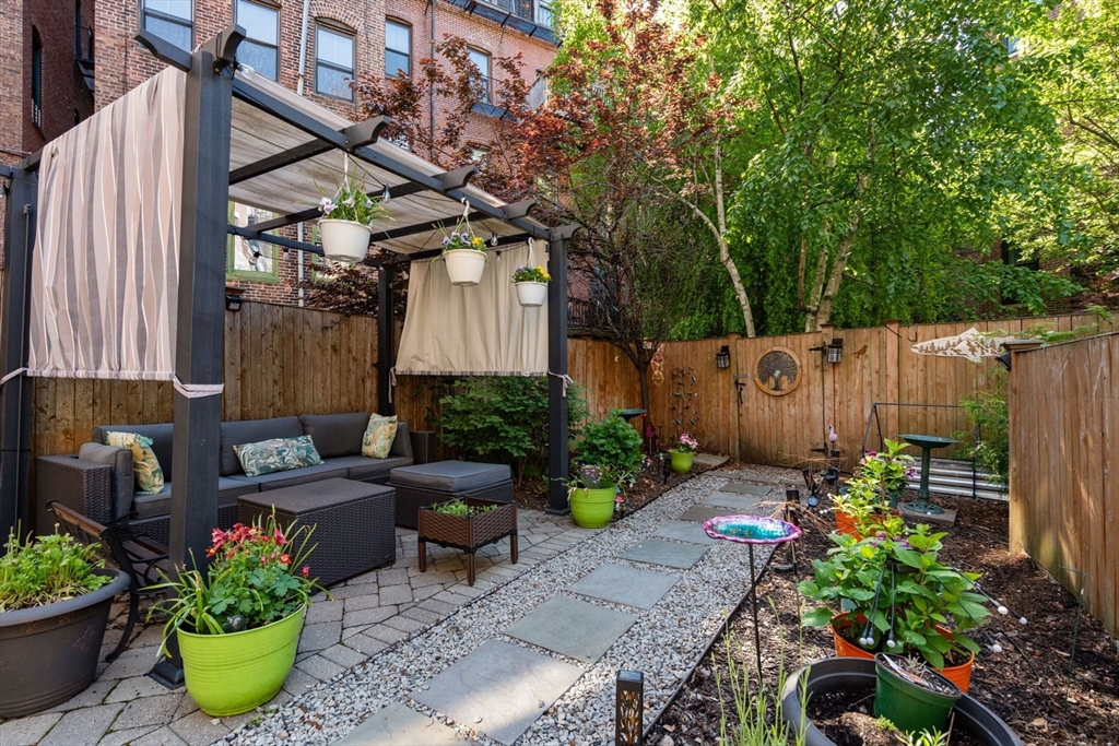 290 Columbus Ave 1