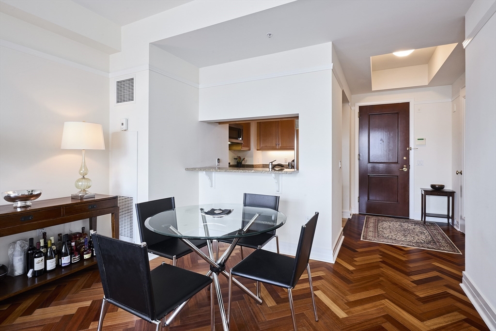 2 Avery Street 27A