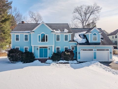 27 Summerfield Rd Amherst MA 01002