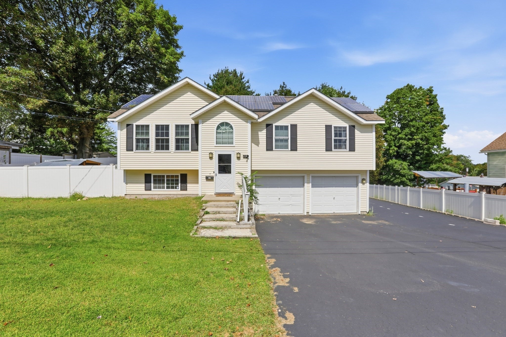 29 Clearview Ave, Fitchburg, MA Photo #1