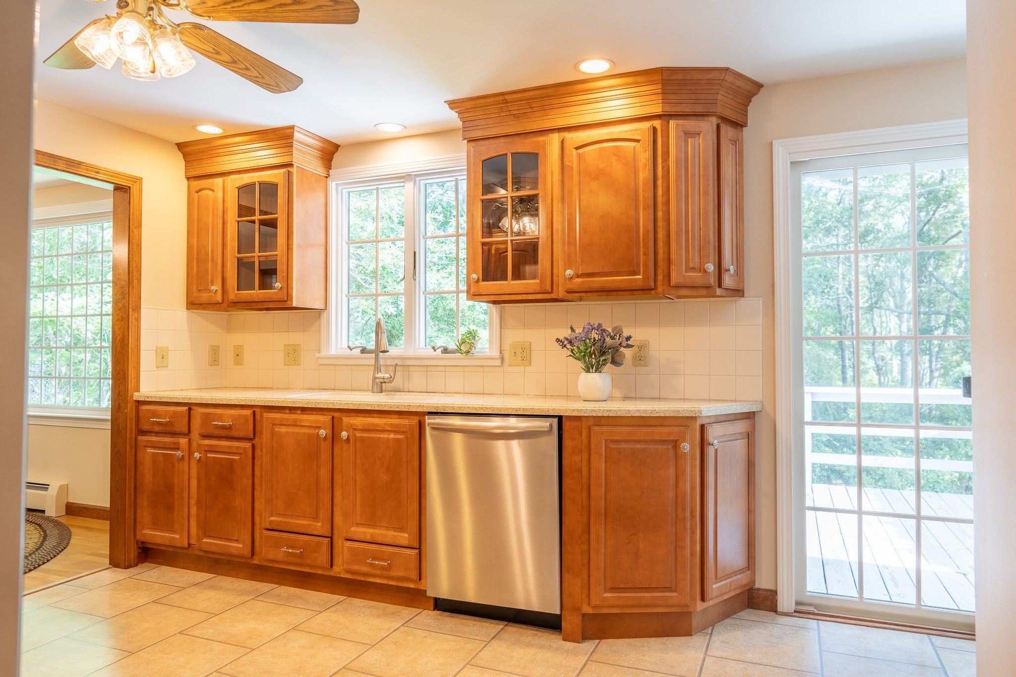 2 Mohegan Ln, Yarmouth, MA Photo #9