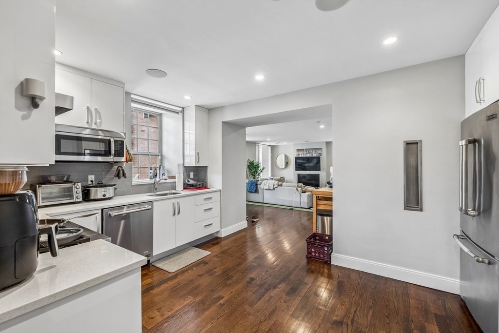 225 Dorchester Street 27