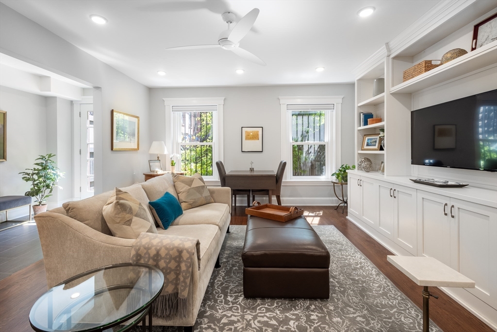 256 W Newton Street 1