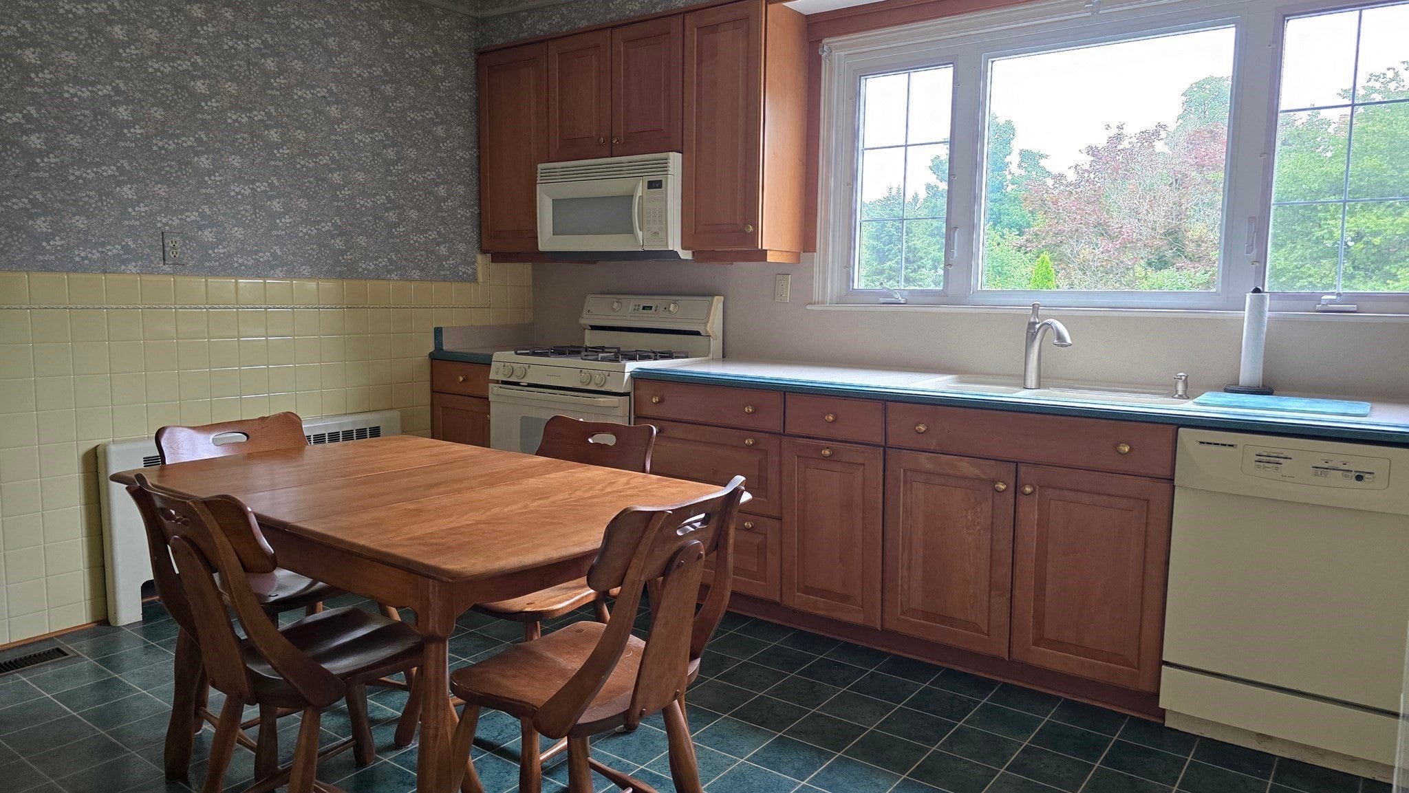 21 Arbutus Road, Worcester, MA, 21 Arbutus Road, Worcester, MA Photo #15