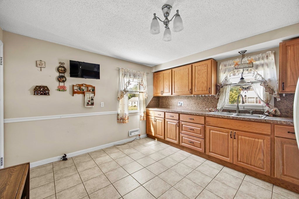 133 Denwall Dr, Springfield, MA, 133 Denwall Dr, Springfield, MA Photo #6