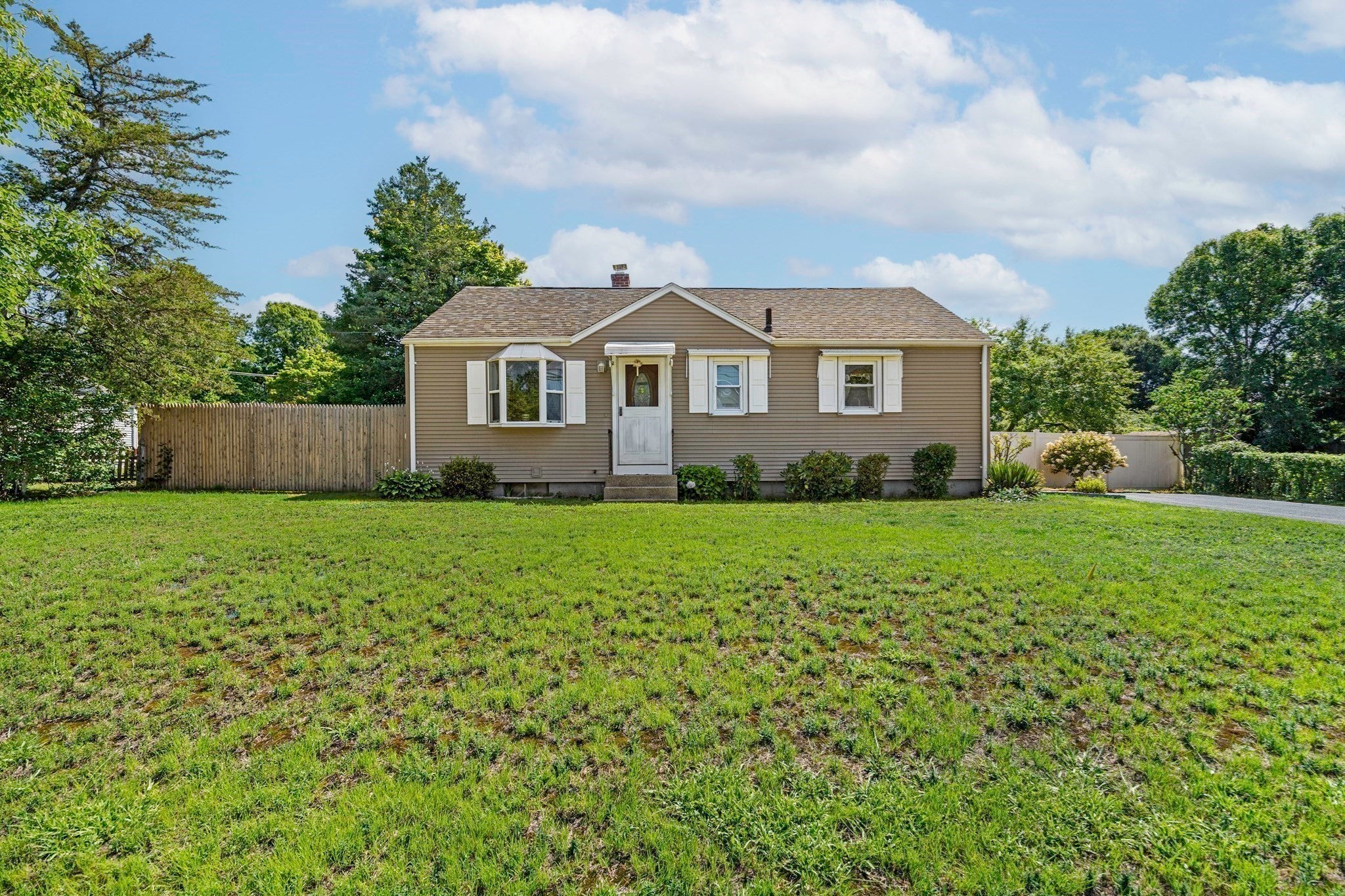 133 Denwall Dr, Springfield, MA Photo #14