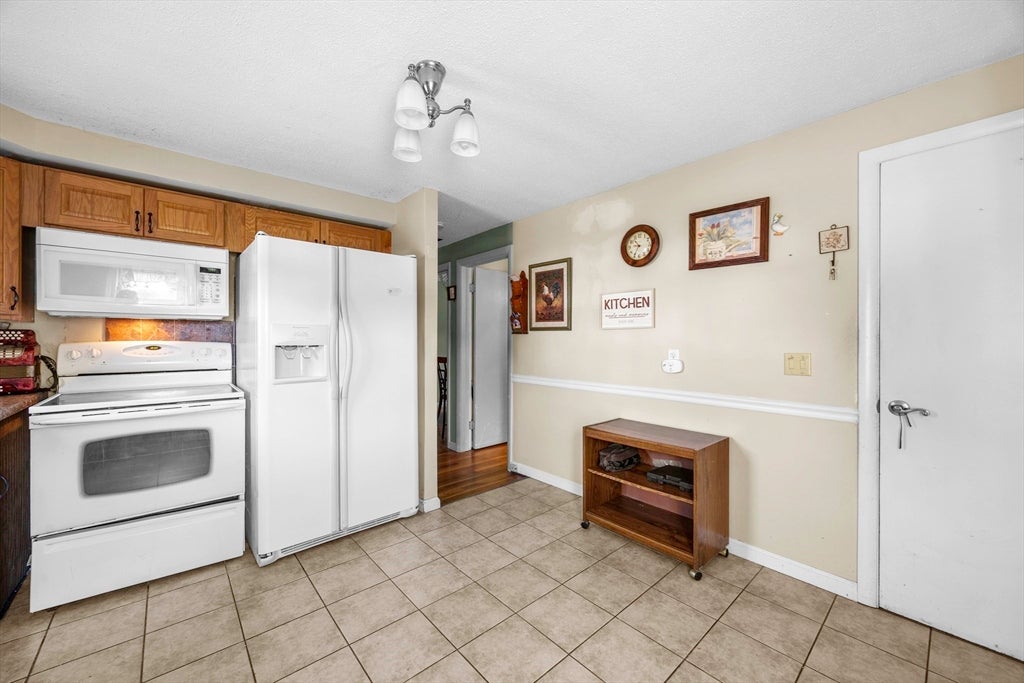 133 Denwall Dr, Springfield, MA, 133 Denwall Dr, Springfield, MA Photo #9