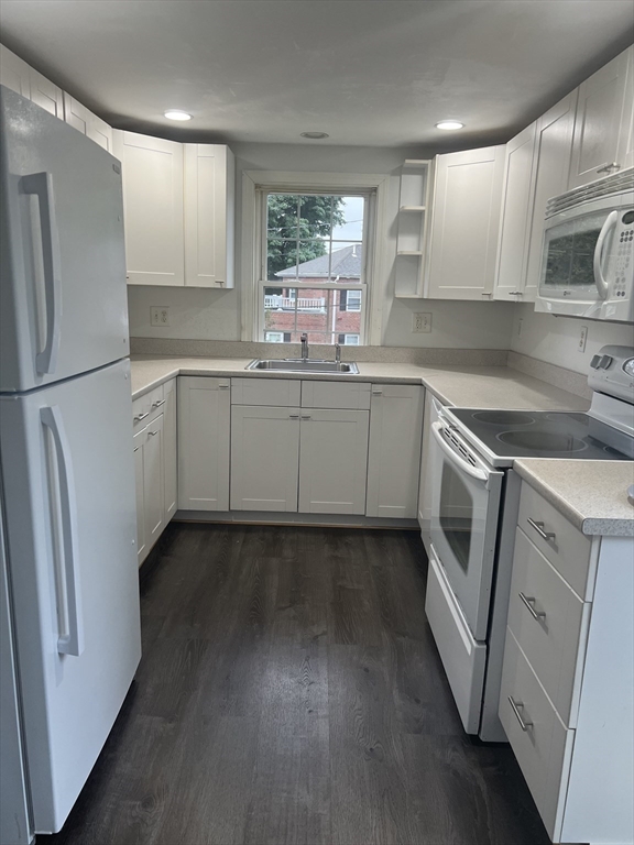 Framingham, Massachusetts 01702, United States, 2 Bedrooms Bedrooms, ,1 BathroomBathrooms,Residential,Active,224199