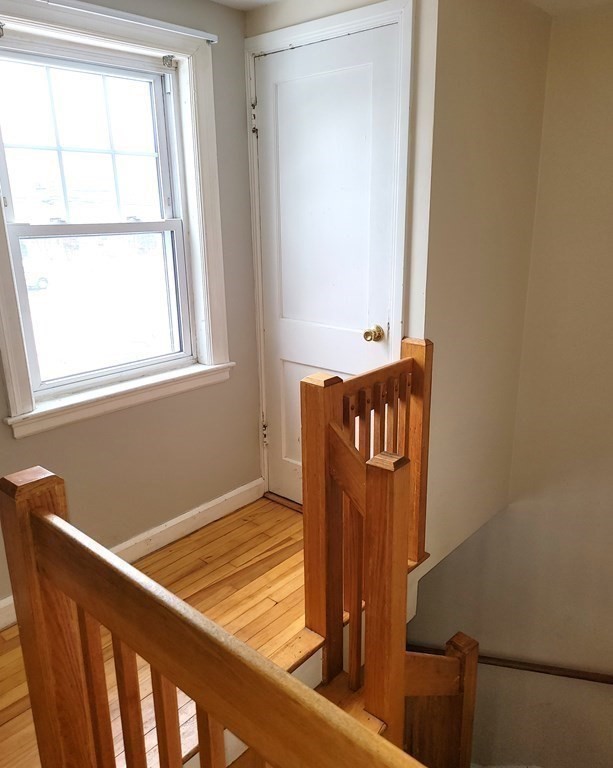 Framingham, Massachusetts 01702, United States, 2 Bedrooms Bedrooms, ,1 BathroomBathrooms,Residential,Active,224199