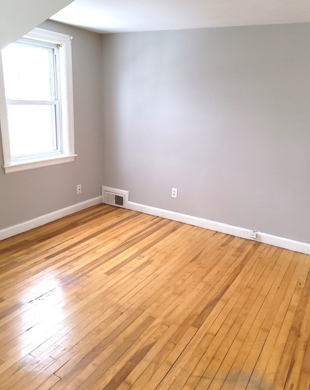 Framingham, Massachusetts 01702, United States, 2 Bedrooms Bedrooms, ,1 BathroomBathrooms,Residential,Active,224199