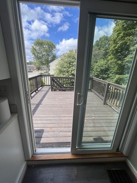 Framingham, Massachusetts 01702, United States, 2 Bedrooms Bedrooms, ,1 BathroomBathrooms,Residential,Active,224199