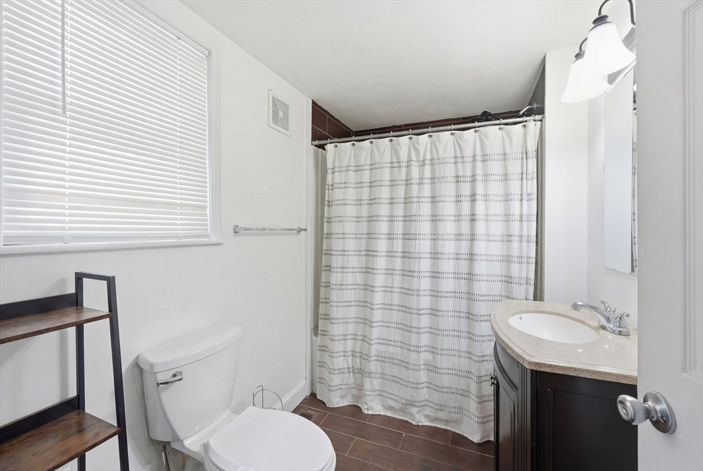 25 East St, Grafton, MA, 25 East St, Grafton, MA Photo #27