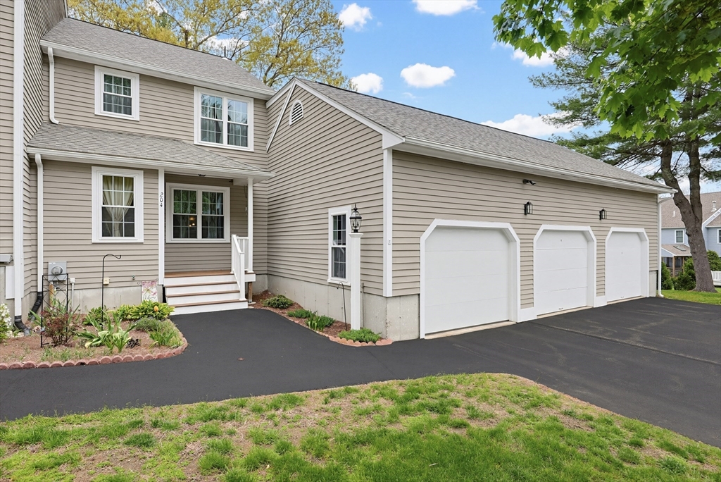 204 Laurelwood Dr #204, Hopedale, MA Photo #1