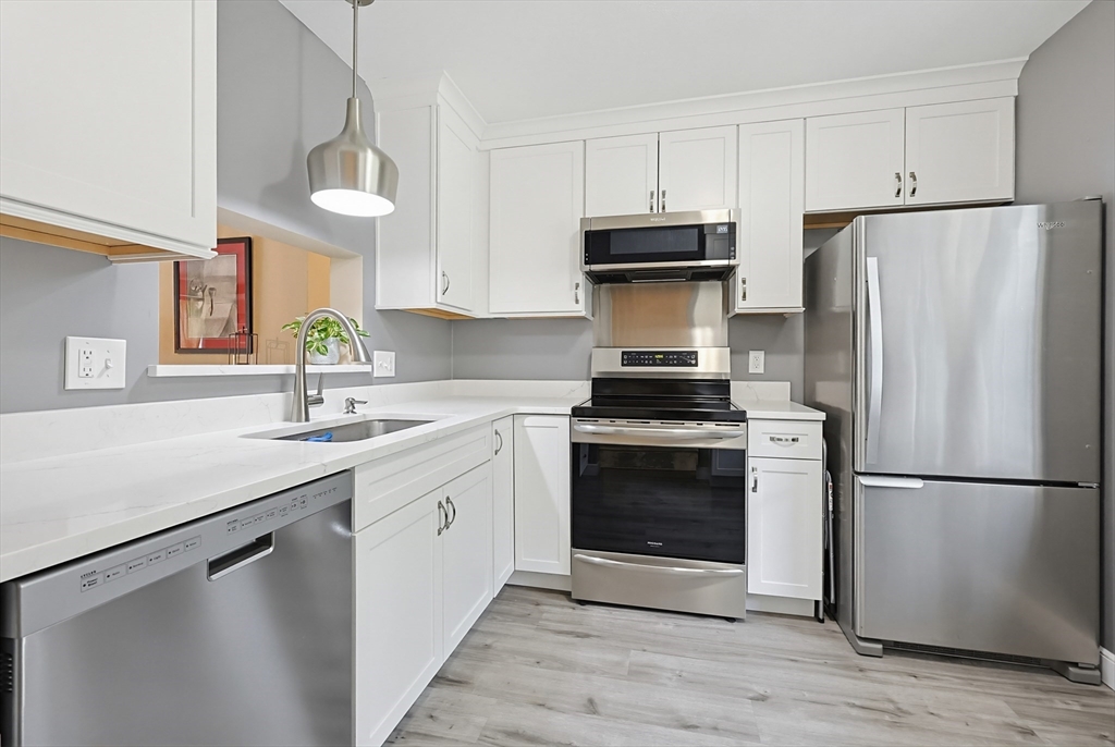 204 Laurelwood Dr #204, Hopedale, MA Photo #7