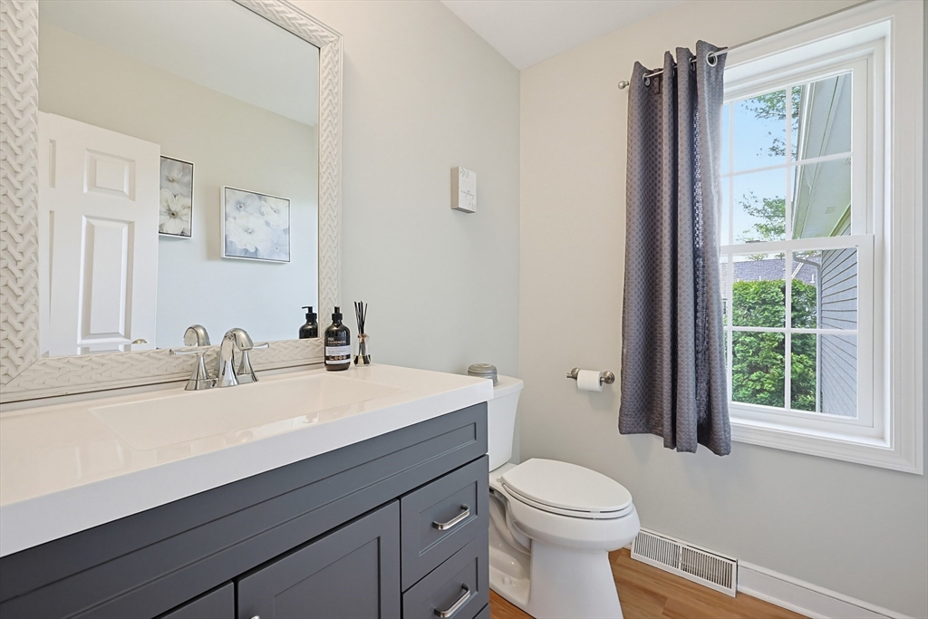 204 Laurelwood Dr #204, Hopedale, MA Photo #17