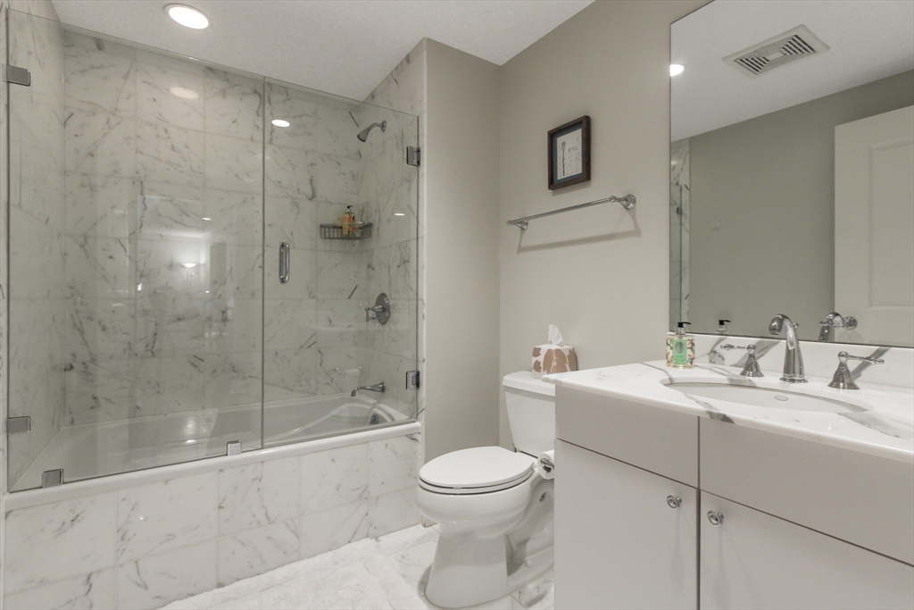 100 Belvidere St 8F