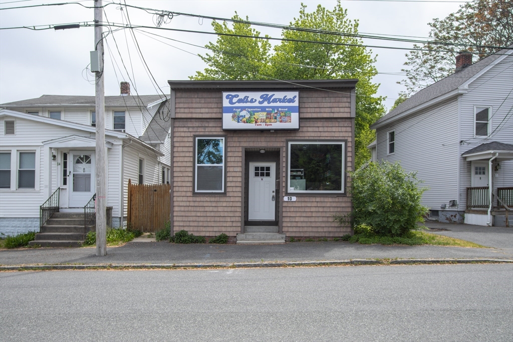 Photo 1 of 34 — 10 Taylor St, Chicopee, MA 01020