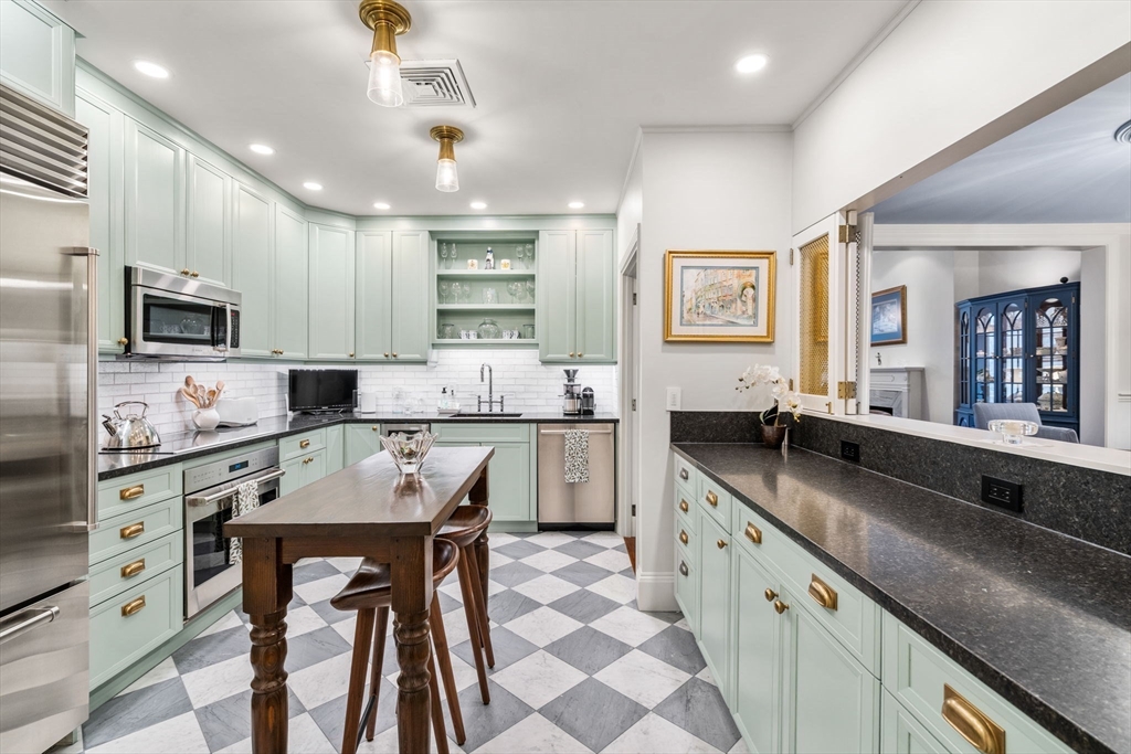 205 Commonwealth Avenue 6