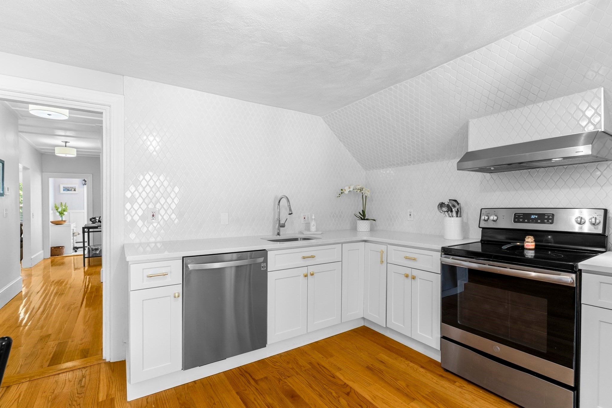 106 Central Avenue #2, Milton, MA, 106 Central Avenue #2, Milton, MA Photo #8