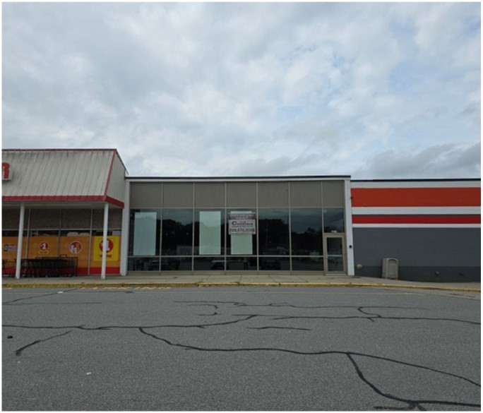 1135 Grand Army Hwy