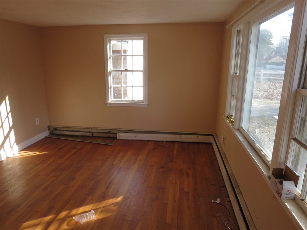 116 N Main St