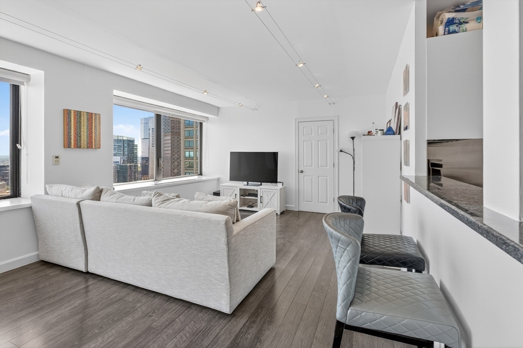 85 East India Row 33E