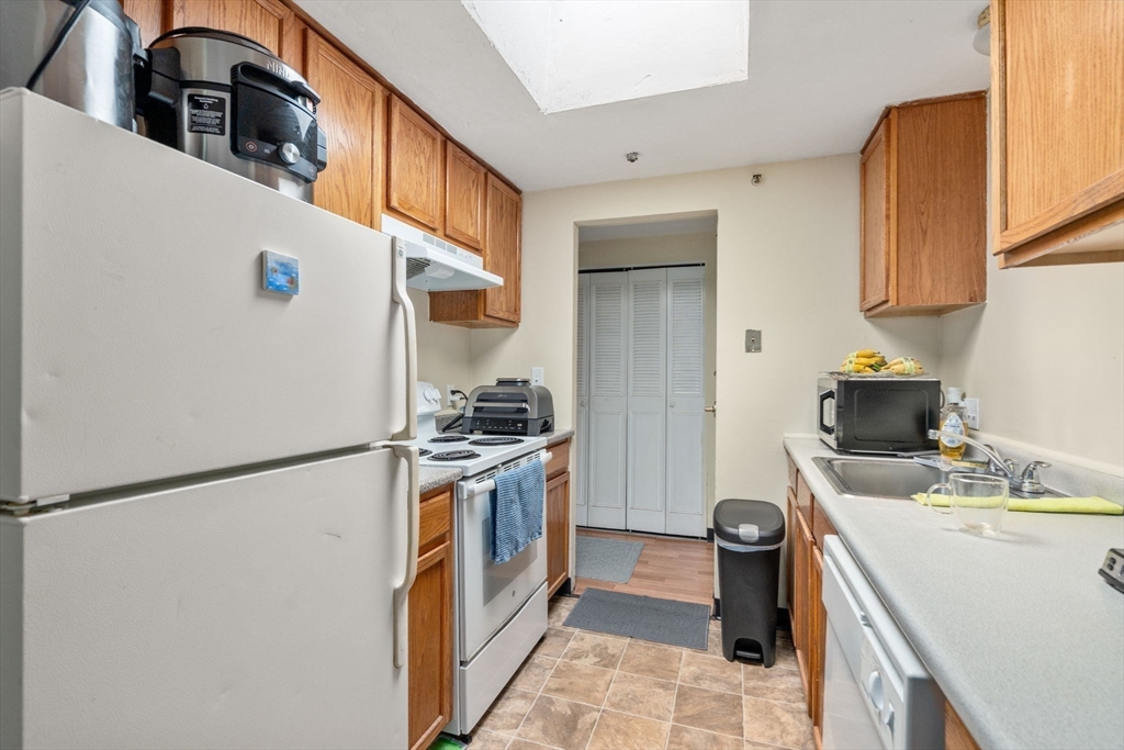 688 Boston Post Rd E 304