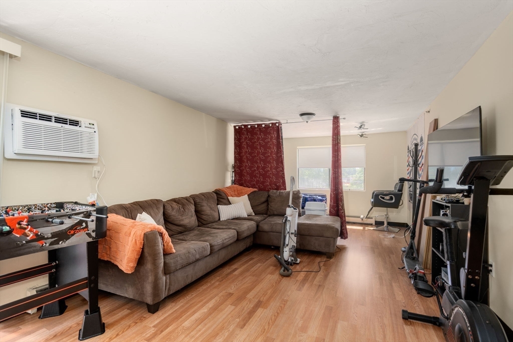 688 Boston Post Rd E 304