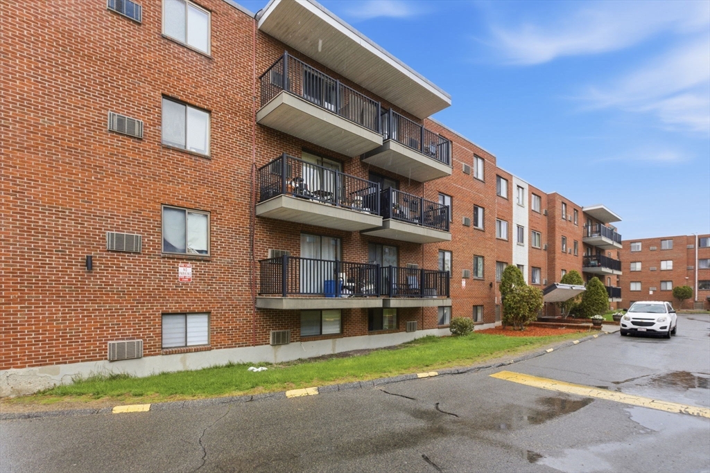 1000 Governors Dr 4
