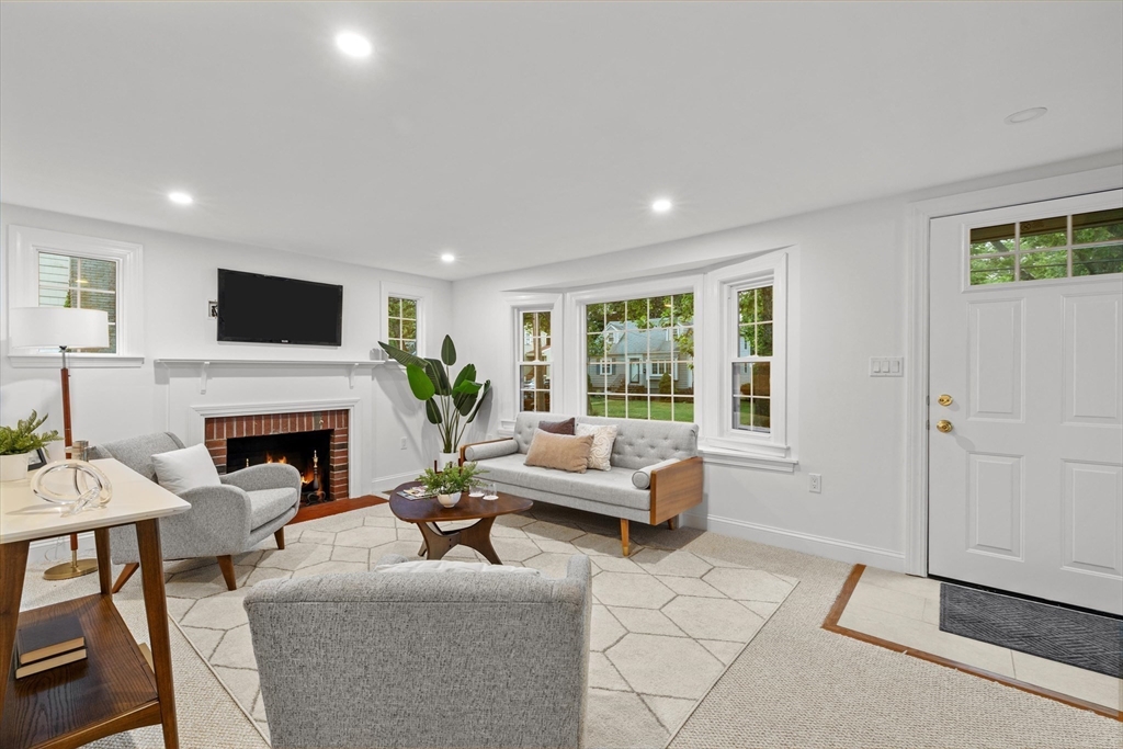 28 Sycamore Rd