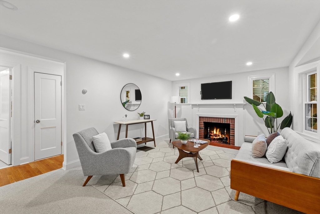 28 Sycamore Rd