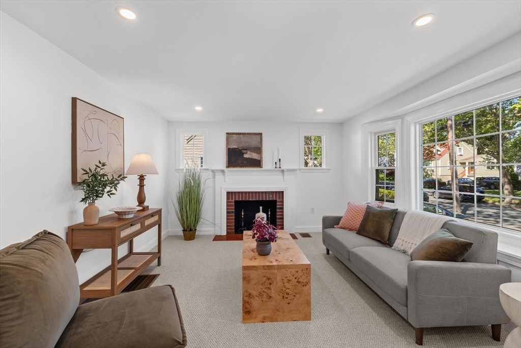 28 Sycamore Rd