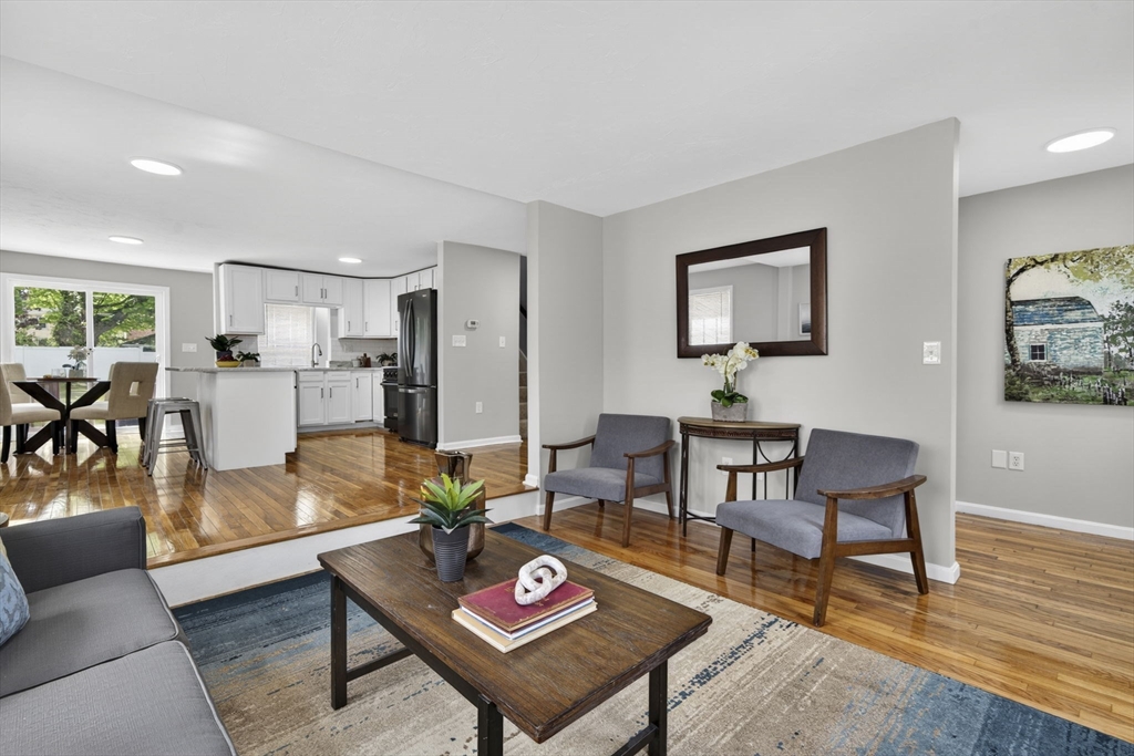 19 Barber St #B, Medway, MA Photo #8