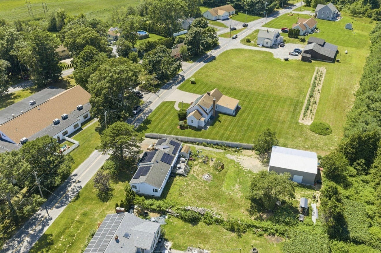 748 Warren Ave, Swansea, MA Photo #20