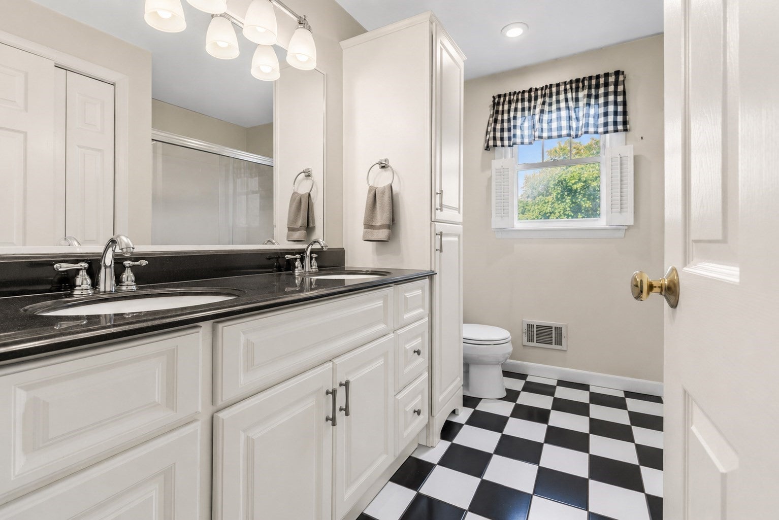 748 Warren Ave, Swansea, MA Photo #13