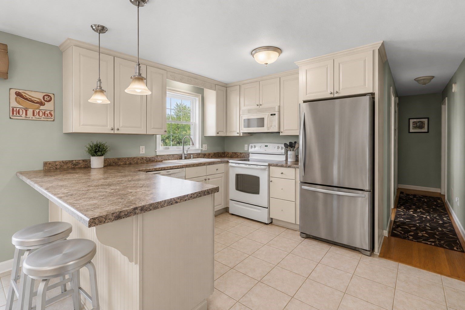 748 Warren Ave, Swansea, MA Photo #5