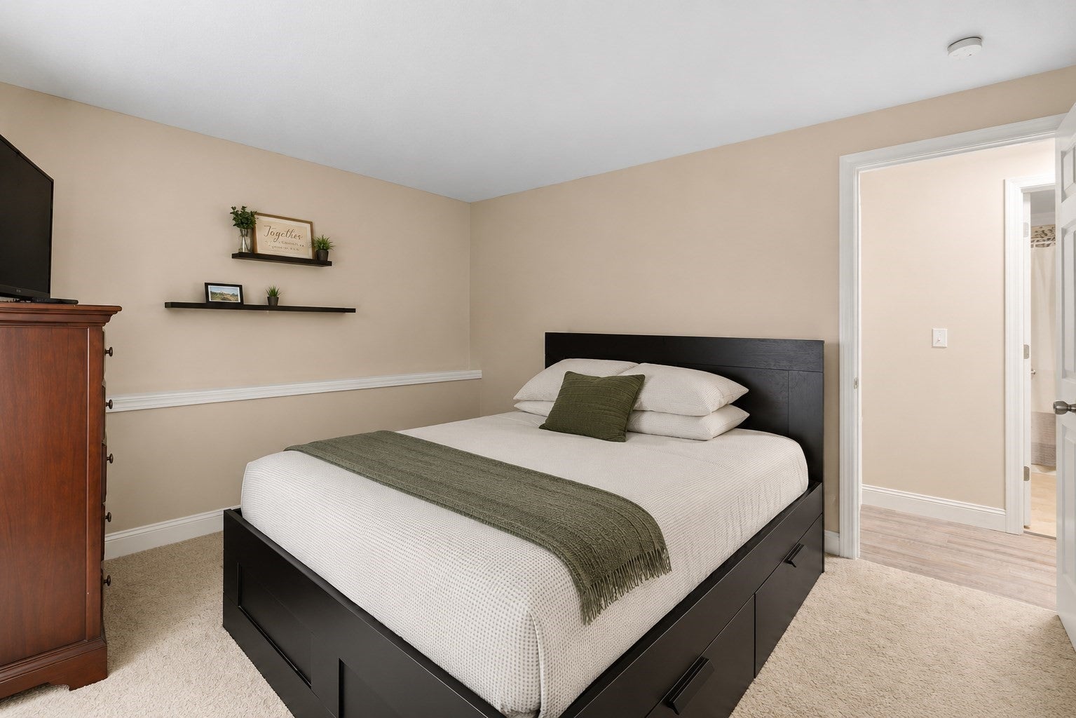 748 Warren Ave, Swansea, MA Photo #15