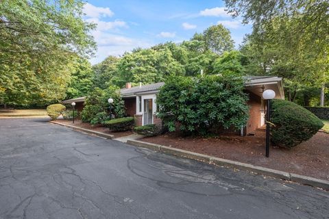 18 Chestnut Pl 18 Brookline MA 02445