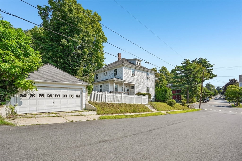 Photo of 330 Primrose St, Haverhill, MA