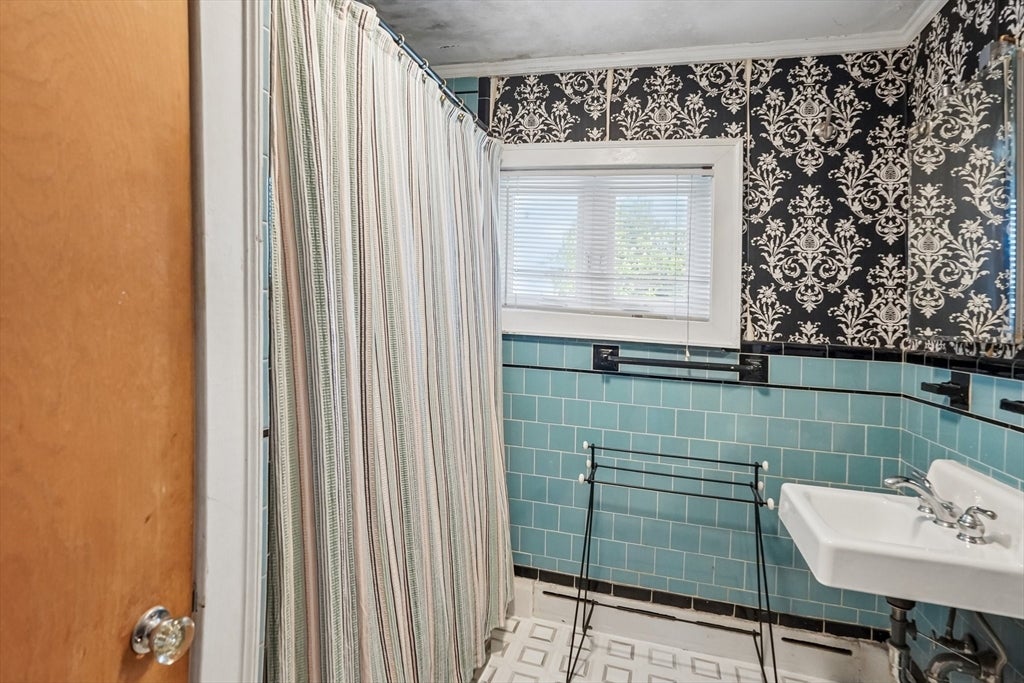 330 Primrose St, Haverhill, MA Photo #16