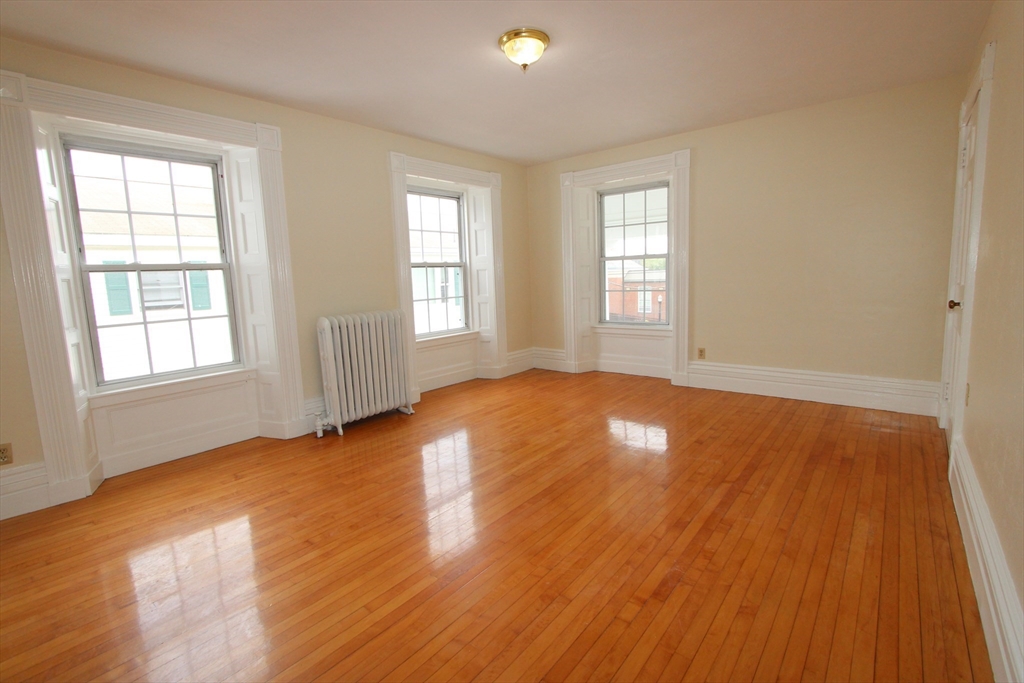 122 Elm St D