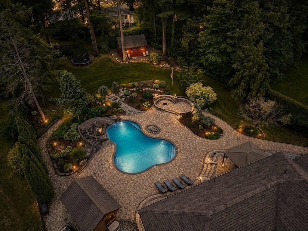 56 Cardinal Ln