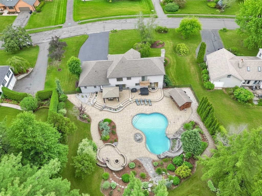 56 Cardinal Ln