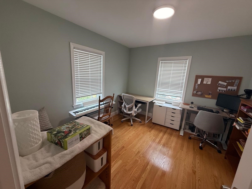 Click for 42 Ashland St #(1F), Medford, MA slideshow Click for 42 Ashland St #(1F), Medford, MA slideshow