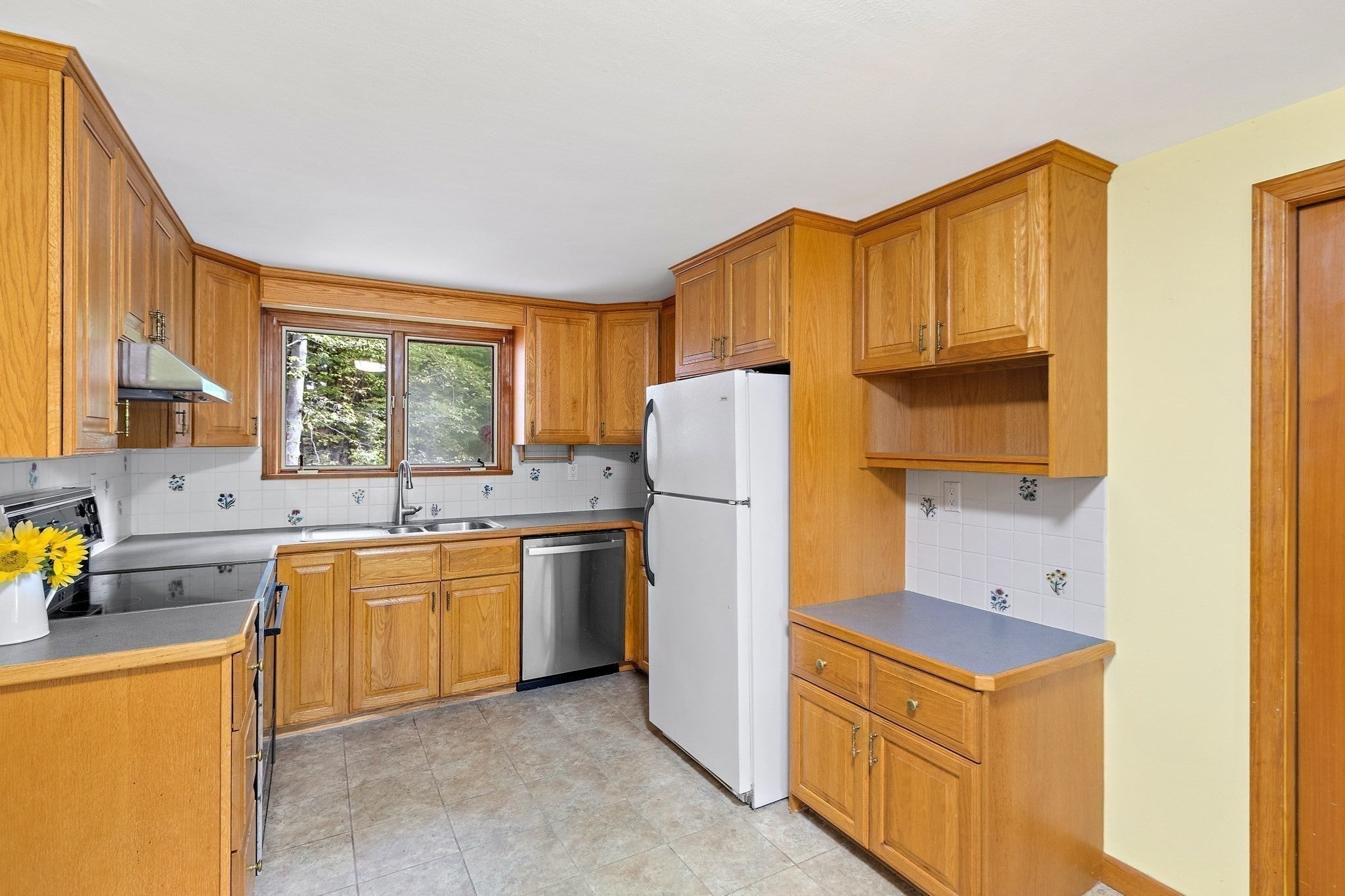 8 Ethelyn Cir, Maynard, MA, 8 Ethelyn Cir, Maynard, MA Photo #7