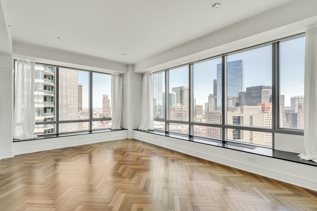 2 Avery St 27G