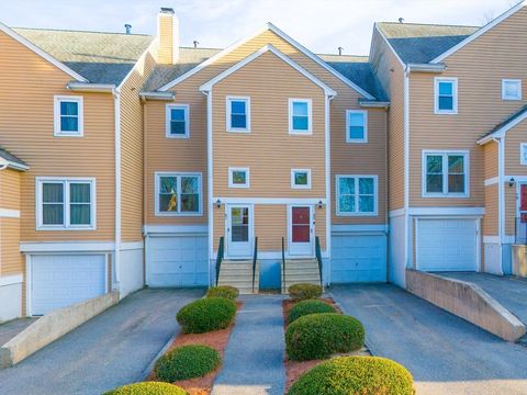 Photo of 82 Camelot Dr #82, Worcester, MA 01602 (MLS # 73507314)