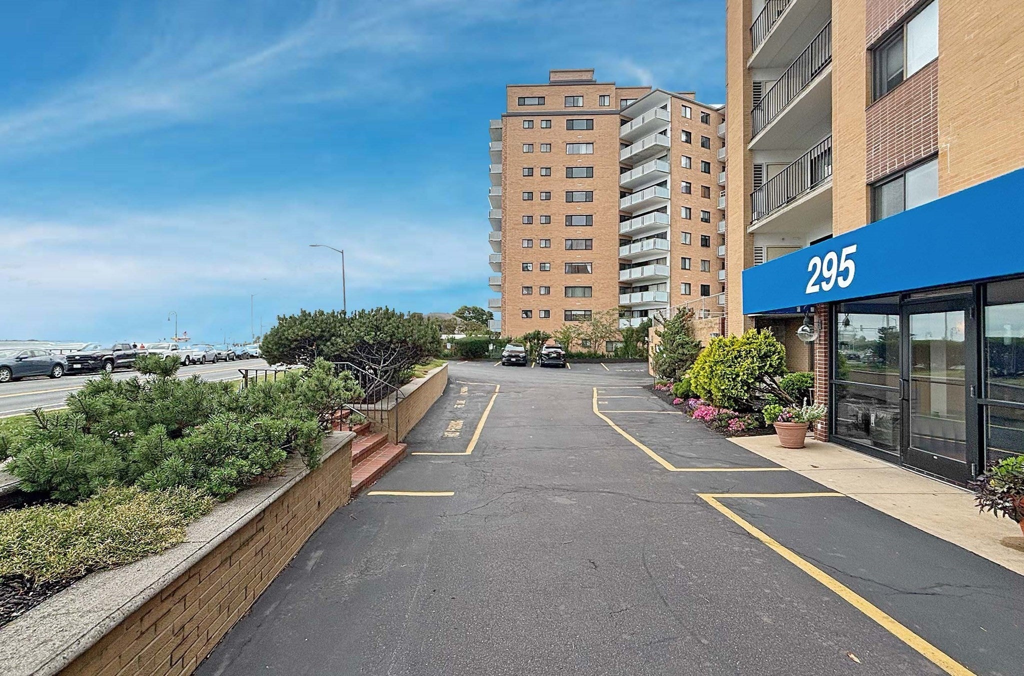 295 Lynn Shore Dr 104, Lynn MA 01902