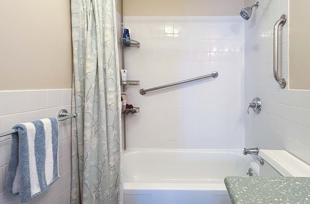 295 Lynn Shore Dr #104, Lynn, MA, 295 Lynn Shore Dr #104, Lynn, MA Photo #14