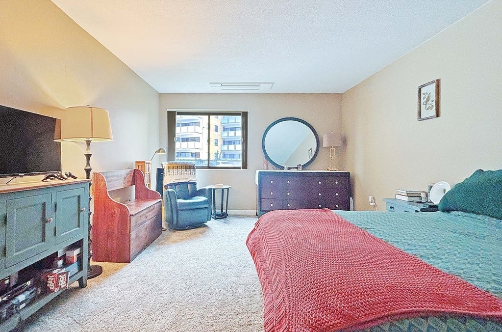 295 Lynn Shore Dr #104, Lynn, MA, 295 Lynn Shore Dr #104, Lynn, MA Photo #17